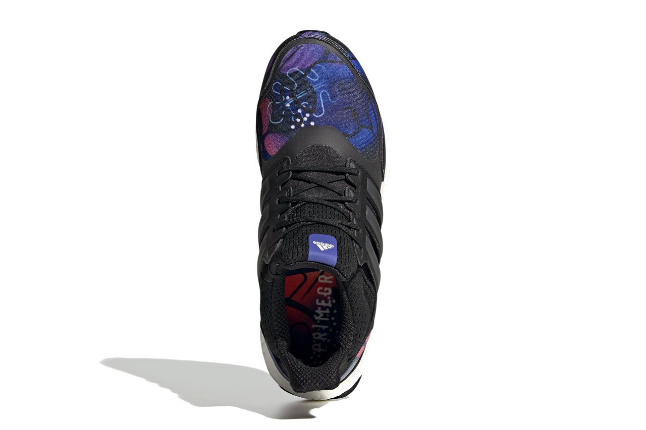 Adidas UltraBOOST DNA vừa có thêm phiên bản mới hợp tác cùng Jordan E. Moss, với phối màu sặc sỡ và hình trang trí hấp dẫn