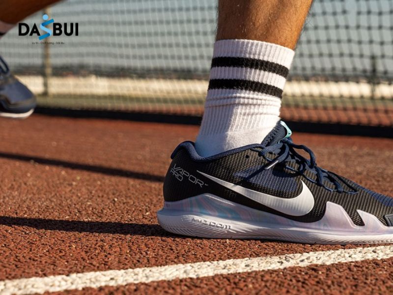 Nên mua giày tennis hãng nào